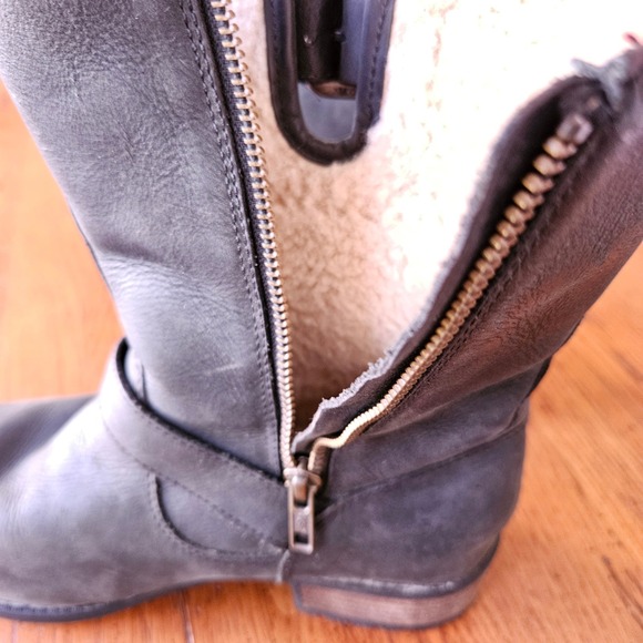 UGG Chaney Black Leather Waterproof Moto Boots Shearling Lined 1007542 Womens 8 - Picture 8 of 12